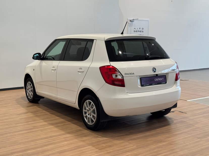 skoda-fabia-2013-620-3