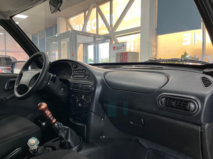 chevrolet-niva-2004-179-10