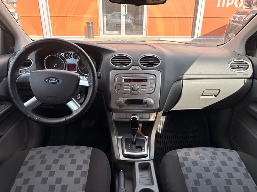 ford-focus-2008-323-10