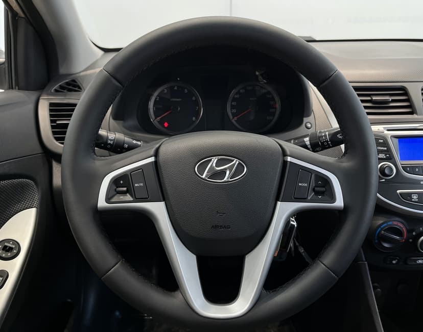 hyundai-solaris-2012-1137-10