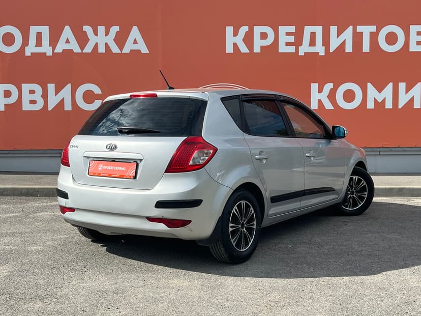 kia-ceed-2010-52-4