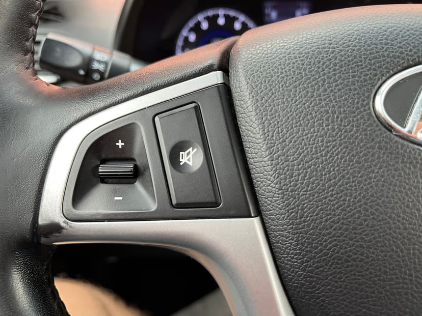 hyundai-solaris-2011-40-9