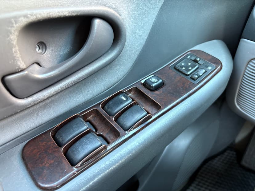 mitsubishi-pajero sport-2002-230-18