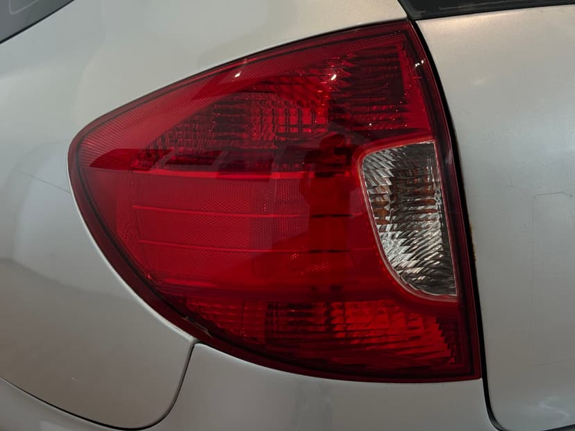 kia-rio-2003-328-16