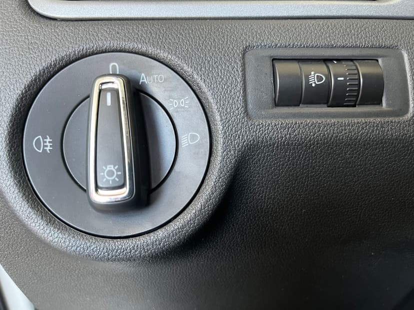 skoda-rapid-2019-232-15