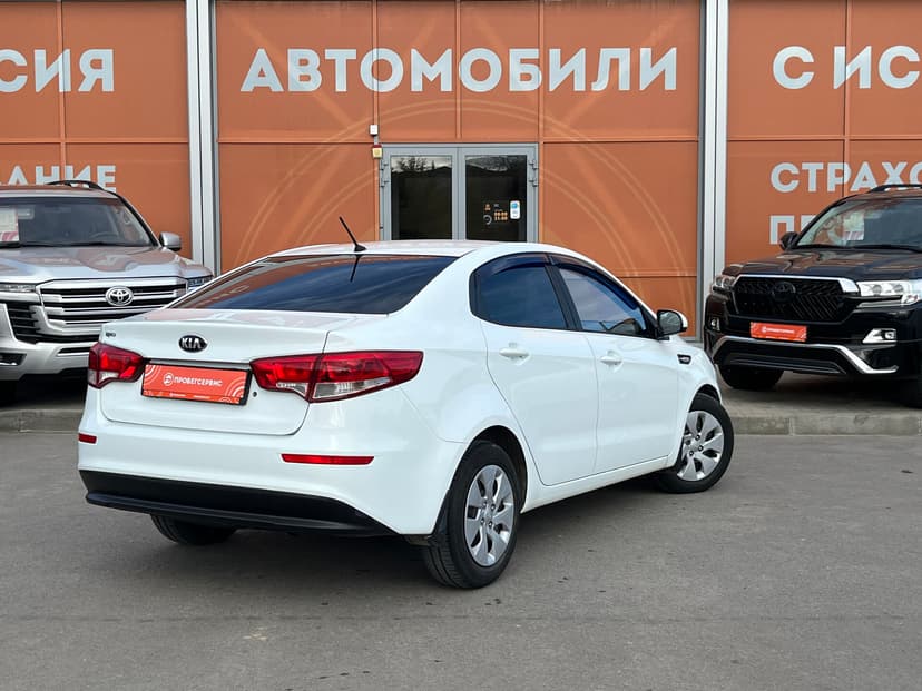 kia-rio-2015-560-4
