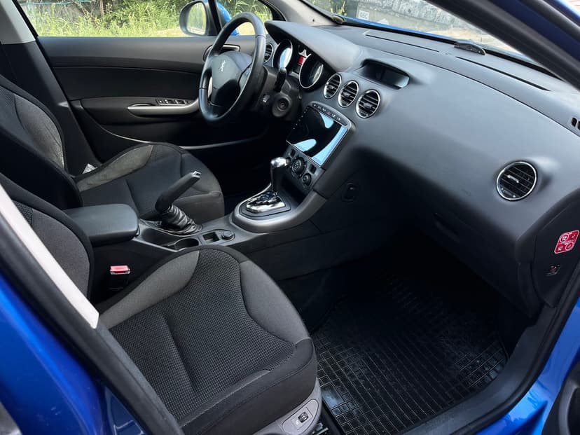 peugeot-308-2011-41-21