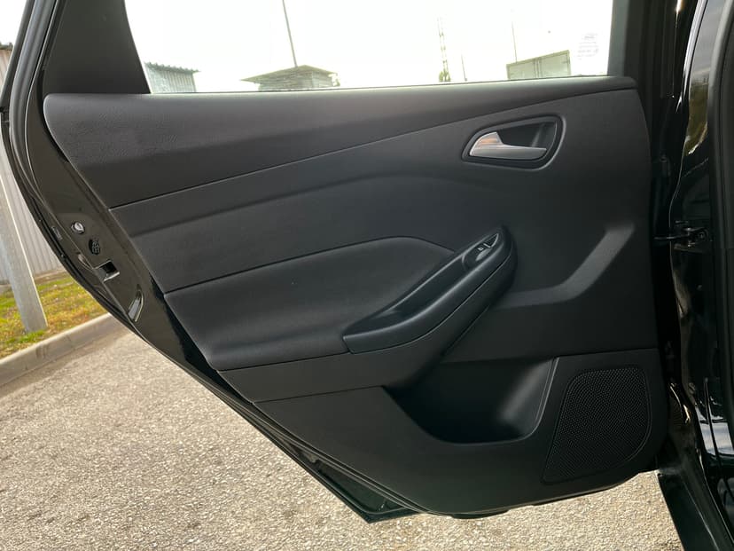 ford-focus-2015-545-25