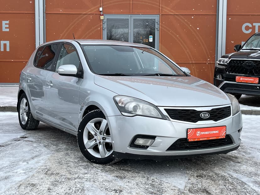 kia-ceed-2010-1006-2