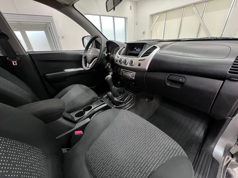 mitsubishi-l200-2014-379-23