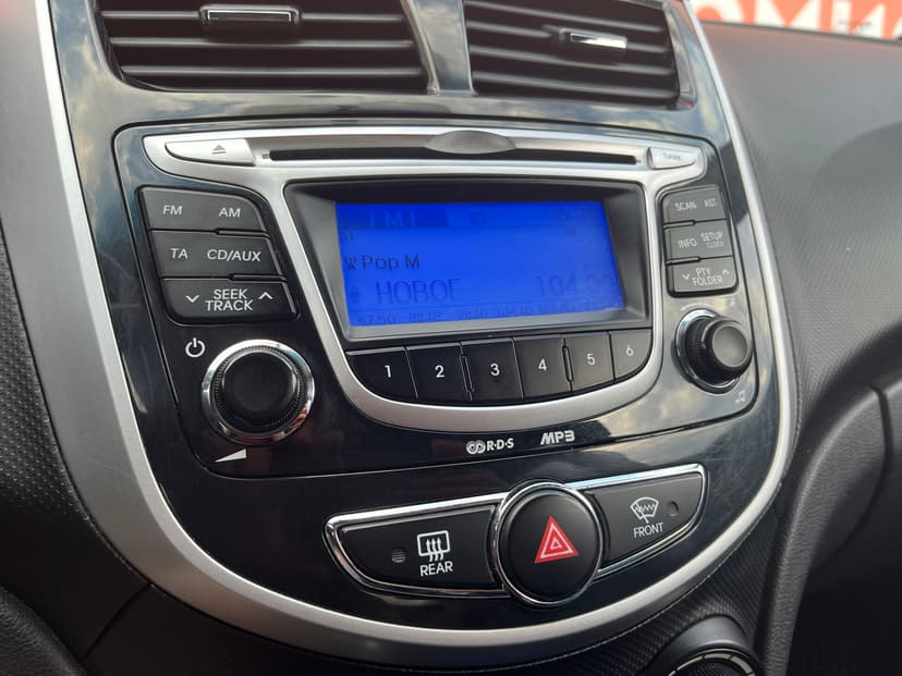 hyundai-solaris-2011-40-12