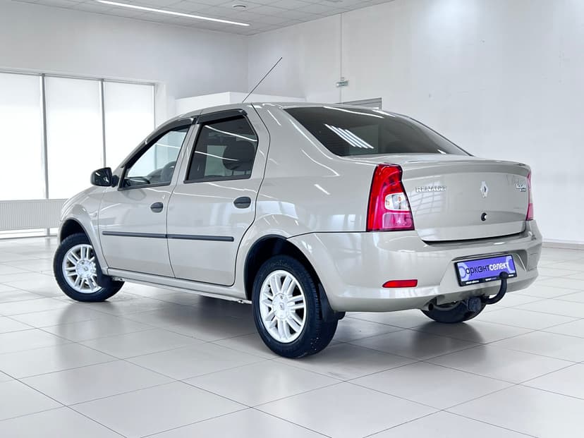 renault-logan-2012-270-3