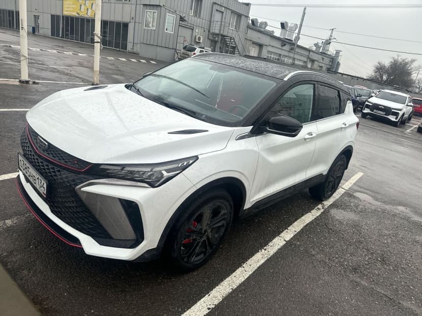 geely-coolray-2023-709-0