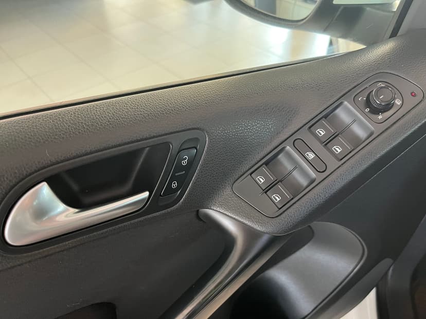 volkswagen-tiguan-2015-197-13