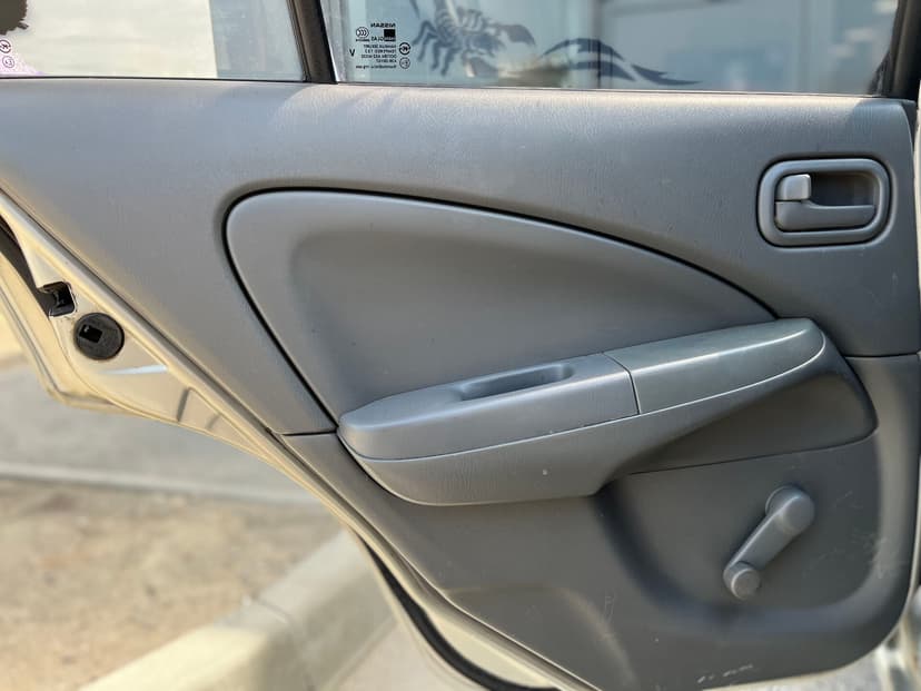 nissan-almera classic-2008-174-19
