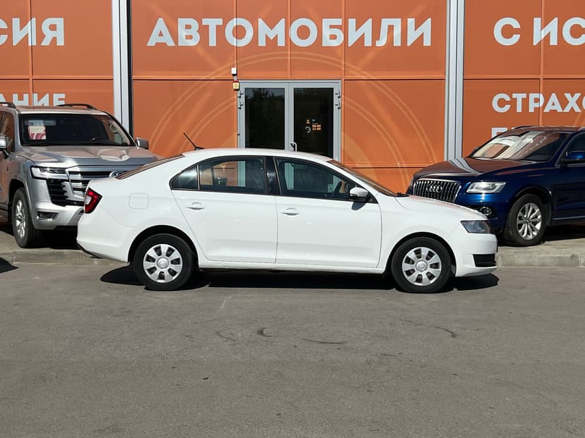 skoda-rapid-2019-232-5