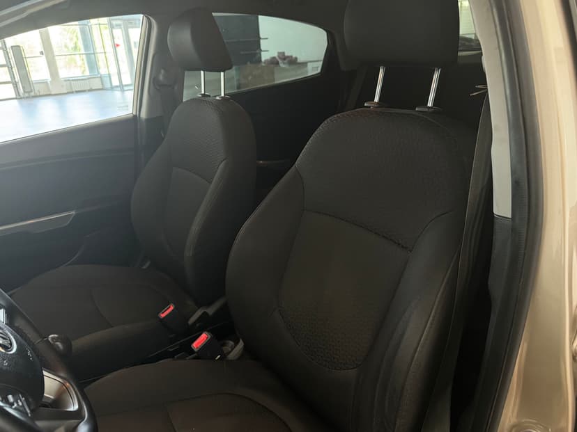 kia-rio-2013-504-20