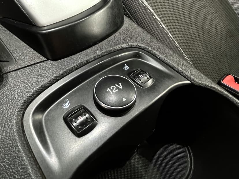 ford-focus-2012-1086-18