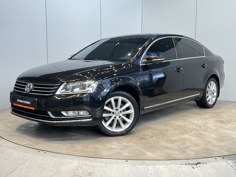 volkswagen-passat-2012-1214-0