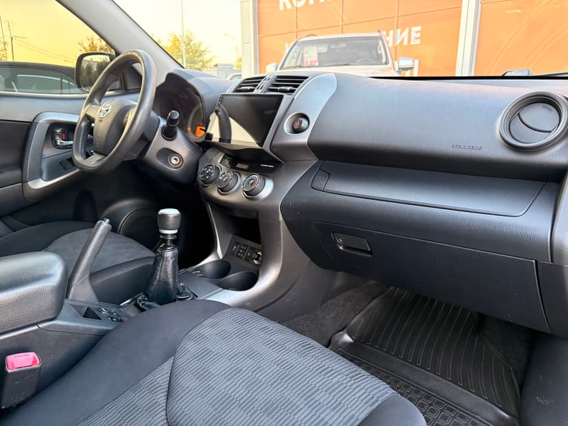 toyota-rav4-2012-333-23
