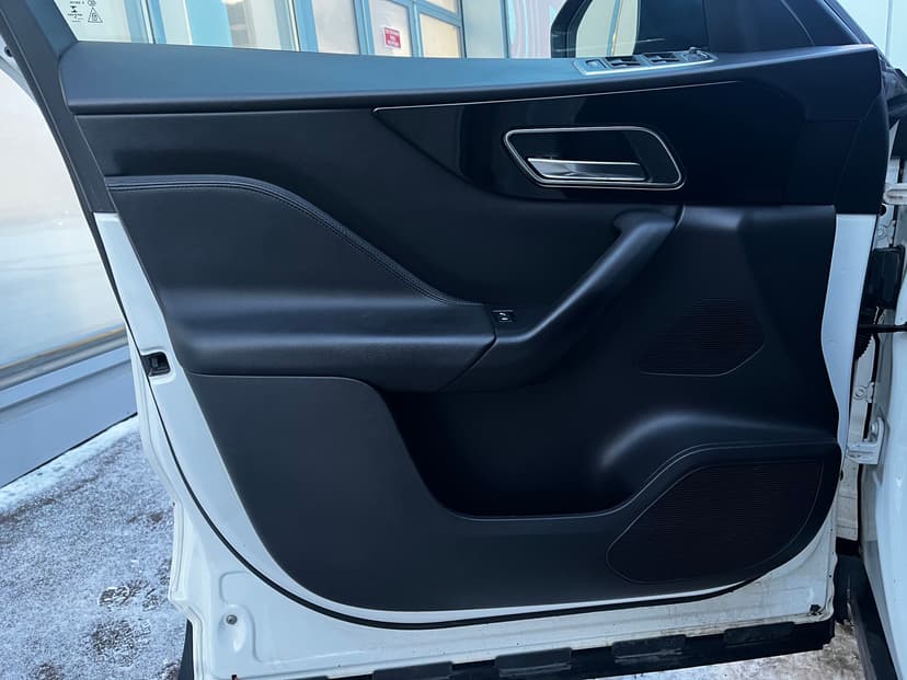 jaguar-f-pace-2016-31-20