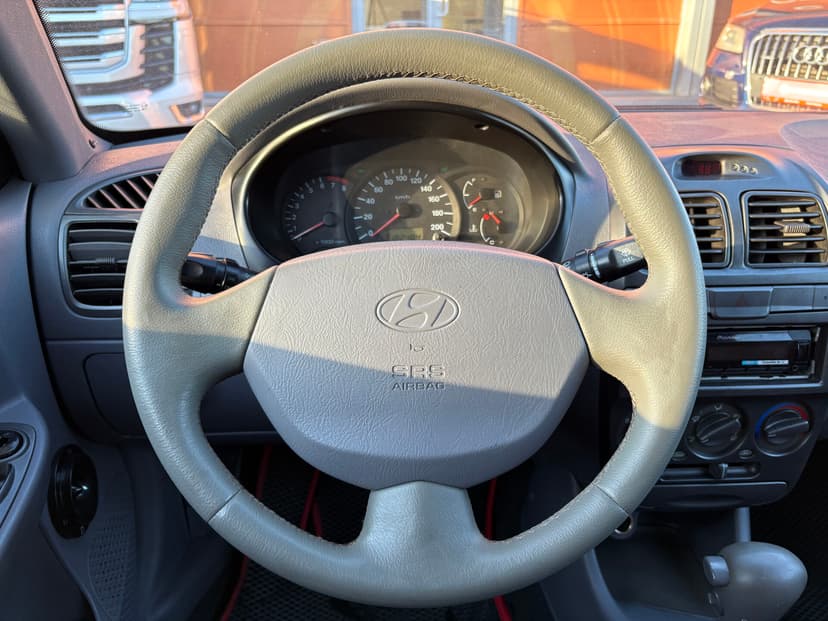 hyundai-accent-2008-235-11