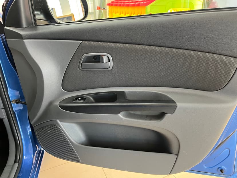 kia-rio-2010-208-21