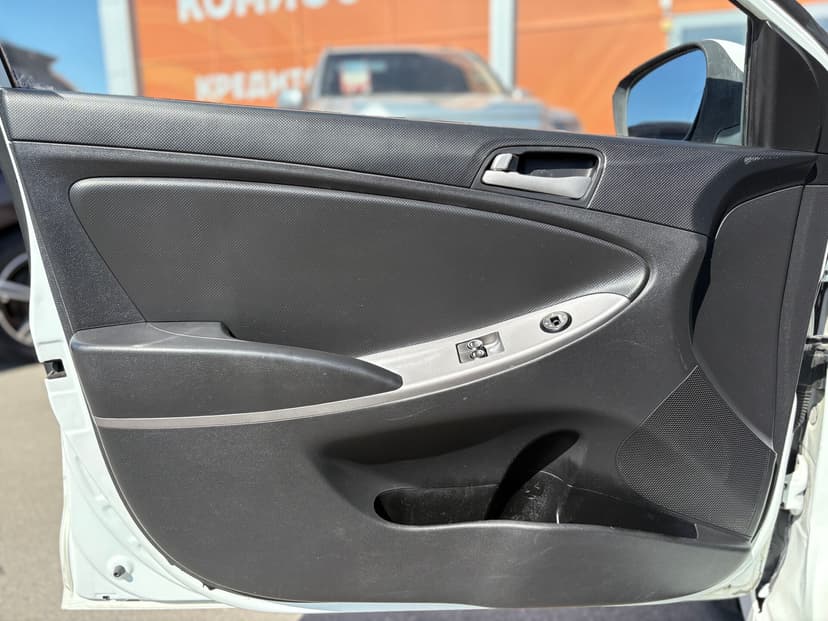 hyundai-solaris-2014-202-24