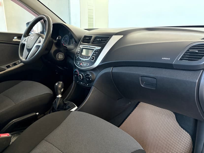 hyundai-solaris-2011-181-22