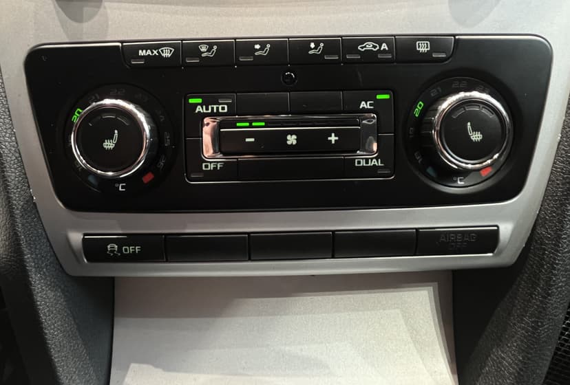 skoda-octavia-2011-1028-15