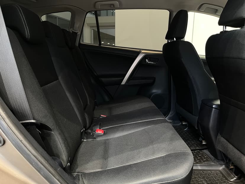 toyota-rav4-2013-1124-24