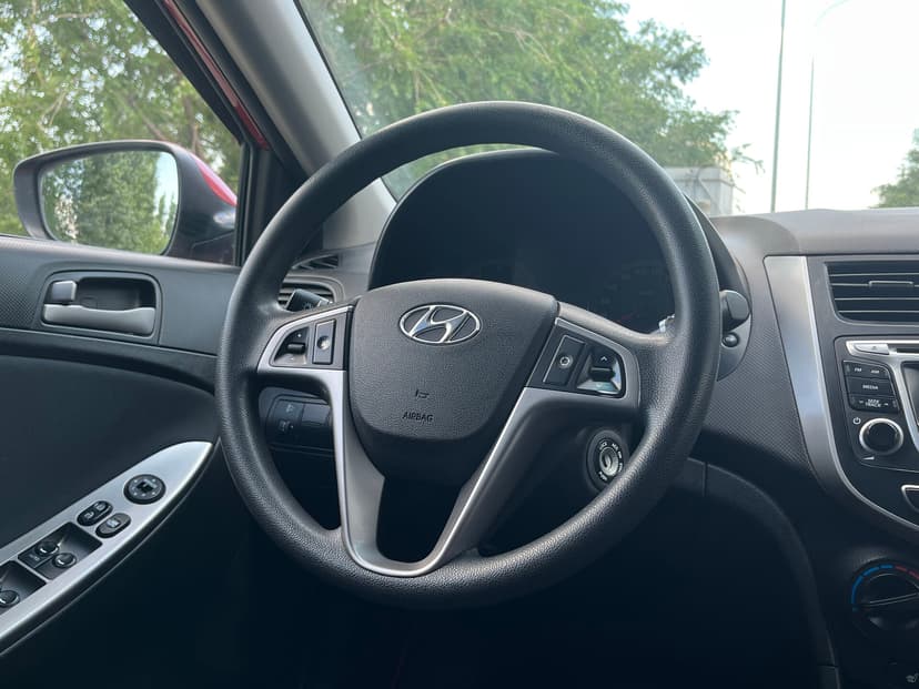 hyundai-solaris-2015-27-12