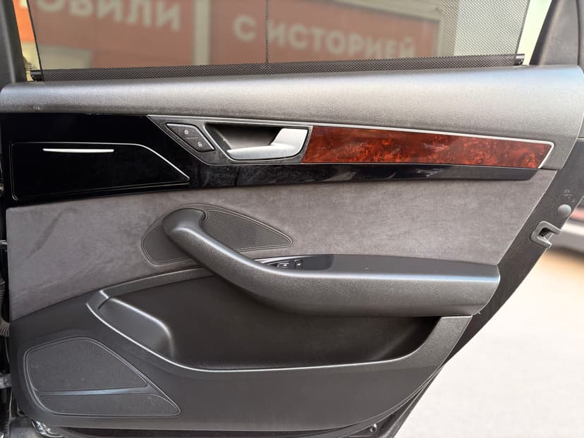 audi-a8-2011-360-32