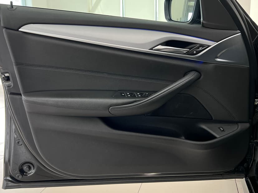 bmw-5 серия-2017-10-28