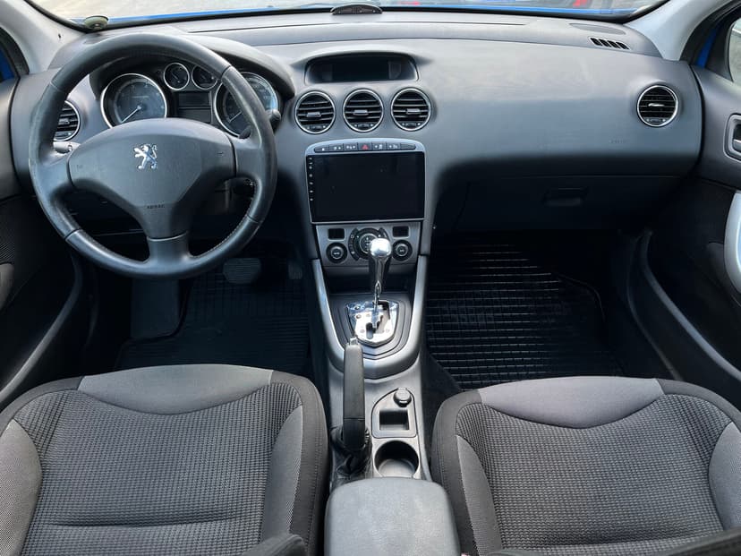 peugeot-308-2011-41-8