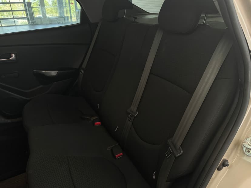 kia-rio-2013-504-21