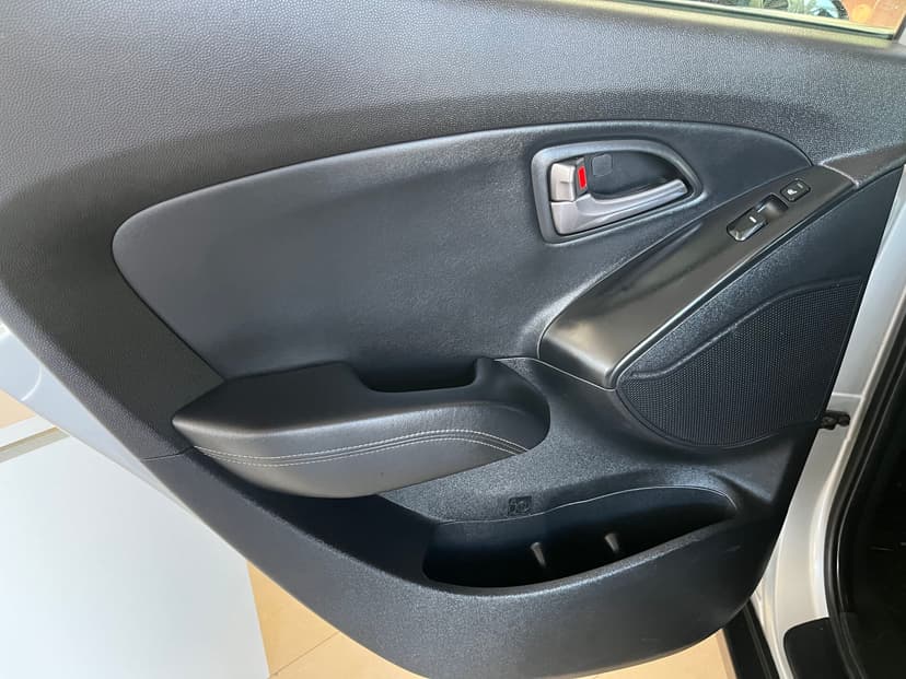 hyundai-ix35-2013-219-18