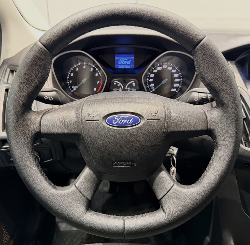 ford-focus-2012-1091-4