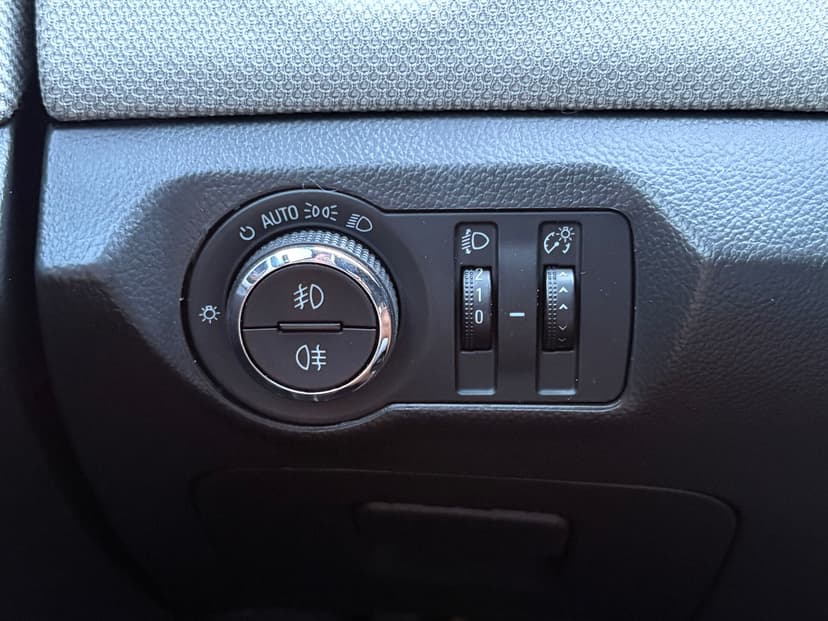 chevrolet-cruze-2012-182-17