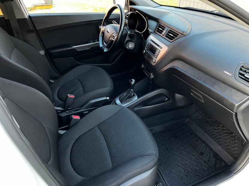 kia-rio-2016-556-24