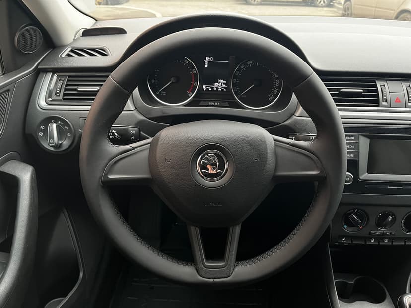 skoda-rapid-2016-725-8