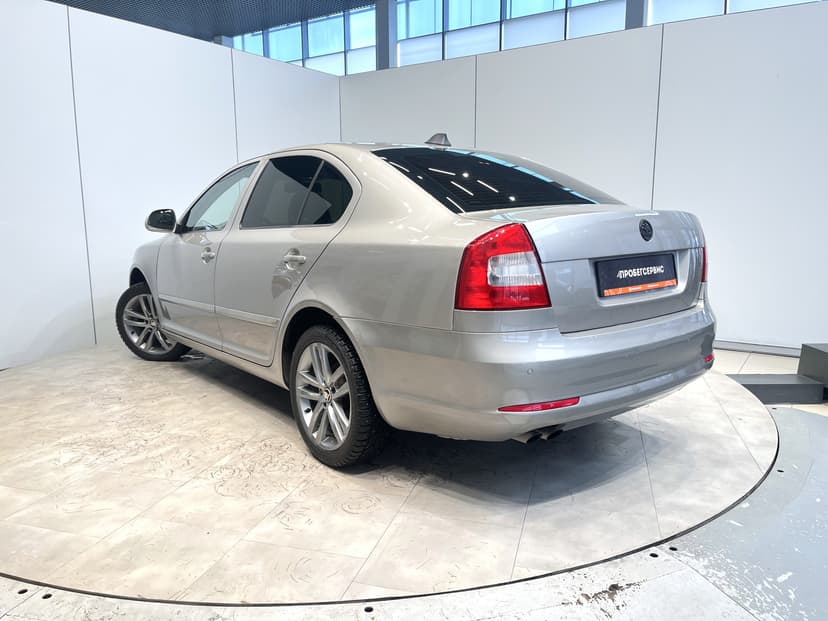 skoda-octavia-2011-1028-3