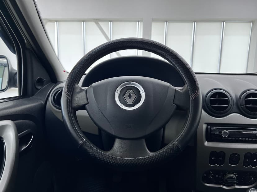 renault-logan-2012-270-12