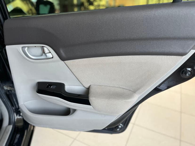 honda-civic-2012-242-27