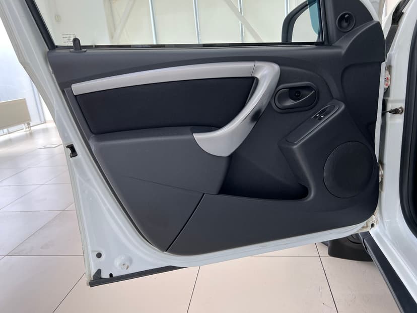 renault-duster-2013-321-21