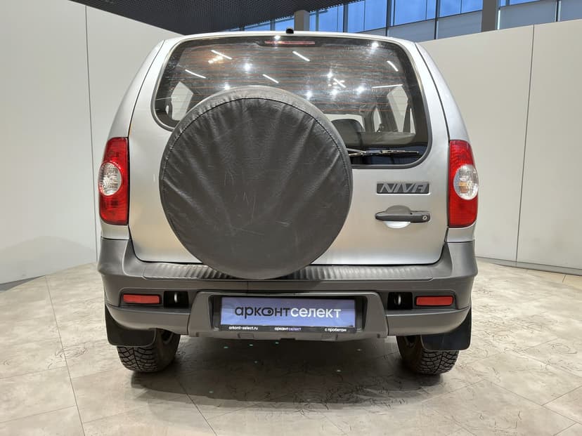 chevrolet-niva-2012-374-3