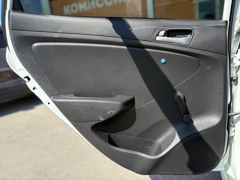 hyundai-solaris-2014-202-28