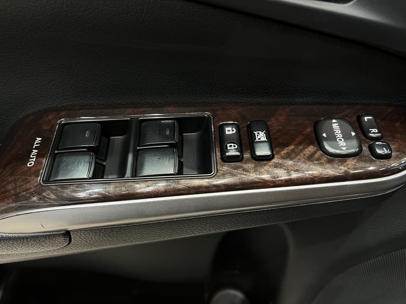 toyota-camry-2017-1100-5