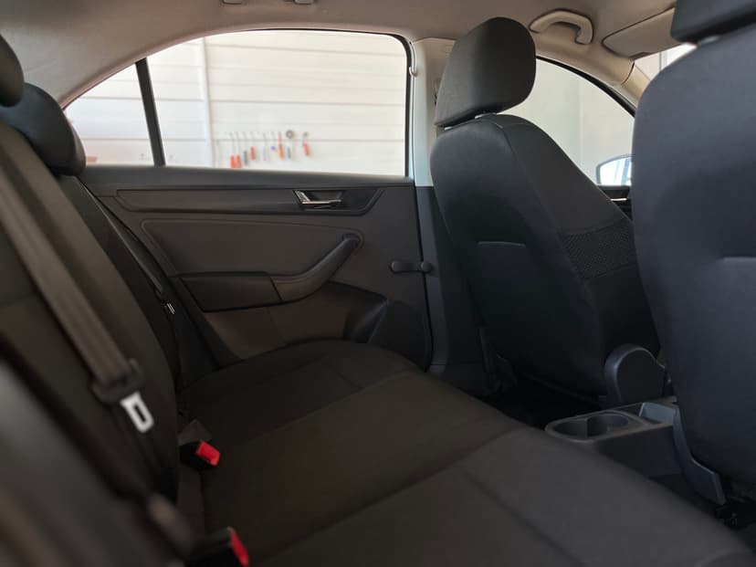 skoda-rapid-2019-232-19
