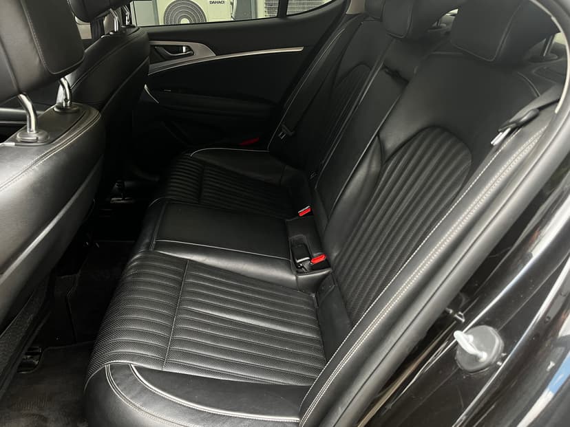 genesis-g70-2018-287-26